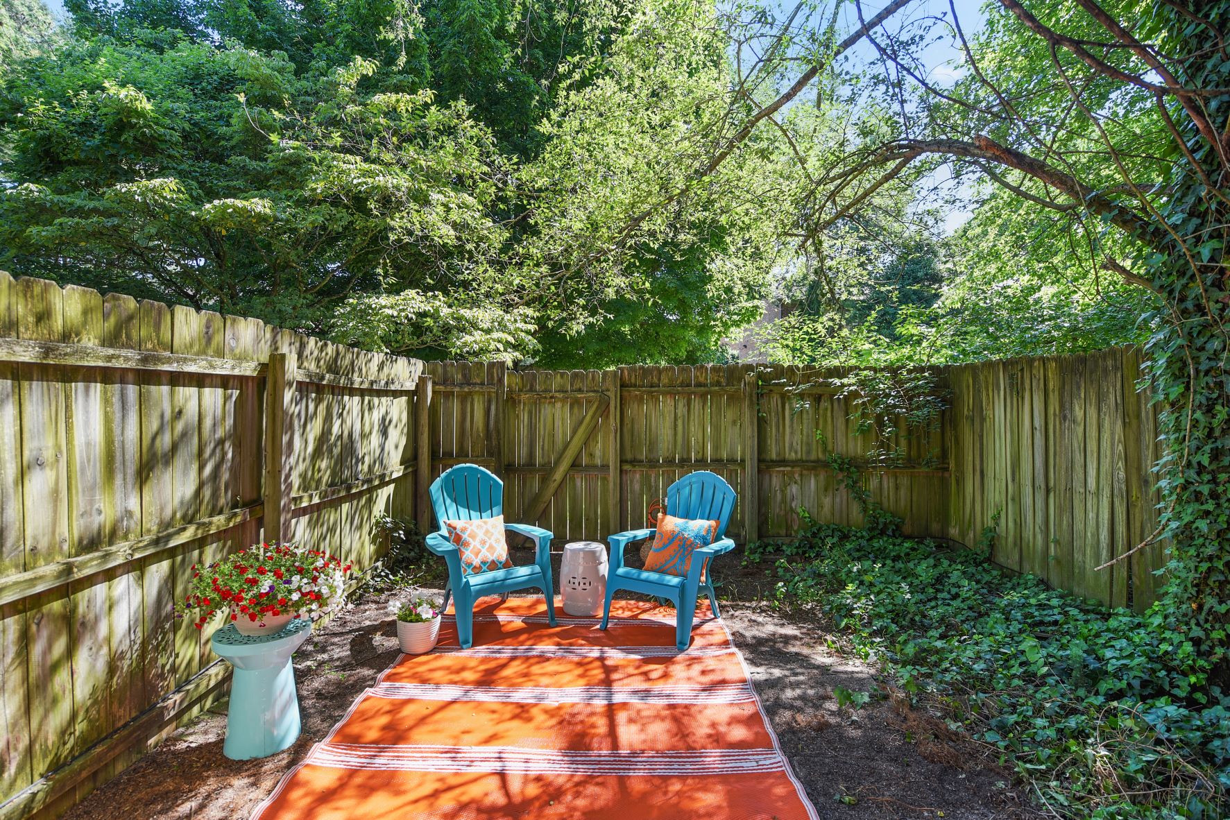 Renovated 2BR 1.5BA Townhouse Patio